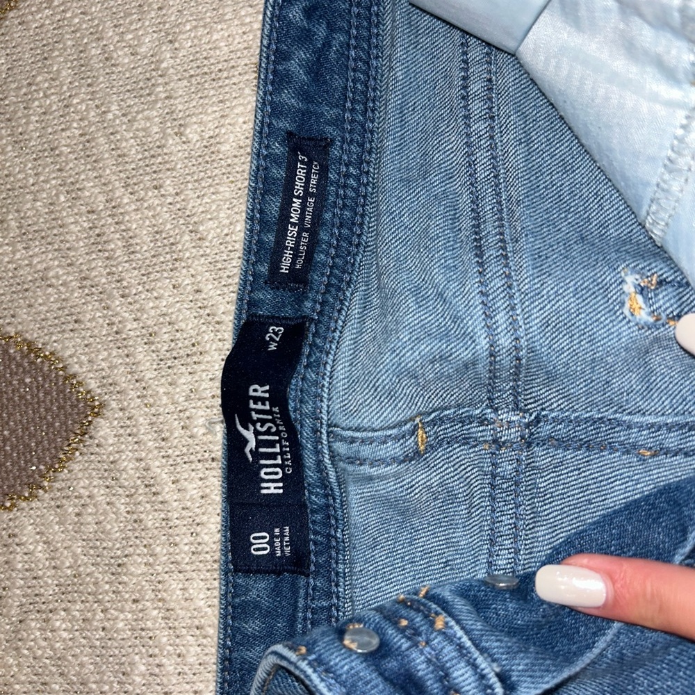 Shorts// 00// hollister/ new condition